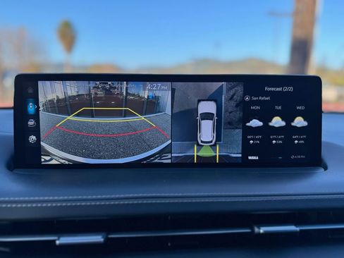 Used 2023 Genesis GV70 2.5T w/ Sport Prestige Package image 17