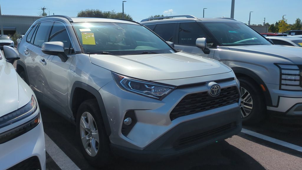 Used 2021 Toyota RAV4 XLE w/ Convenience Package AWD/4WD image 2