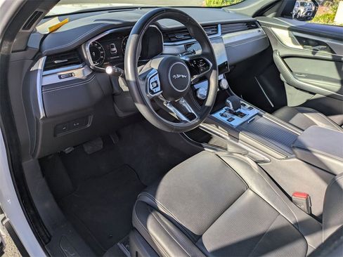 Used 2024 Jaguar F-PACE R-Dynamic S image 18