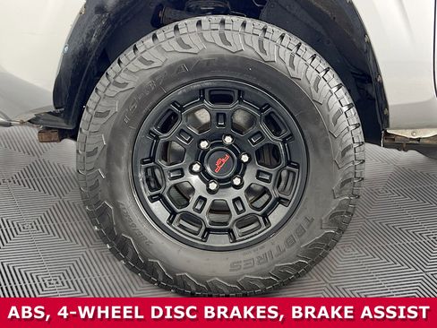 Used 2016 Toyota Tacoma SR w/ SR Convenience Package RWD image 30