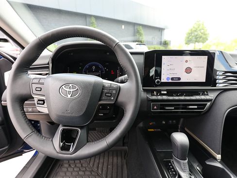 Used 2026 Toyota Camry LE FWD image 12