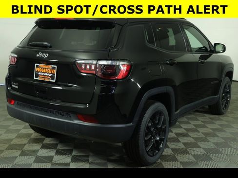 New 2026 Jeep Compass Latitude image 9