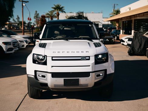 Used 2020 Land Rover Defender 110 SE image 2