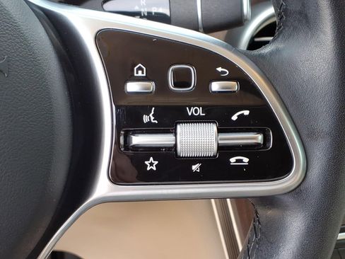 Used 2021 Mercedes-Benz GLC 300 image 26