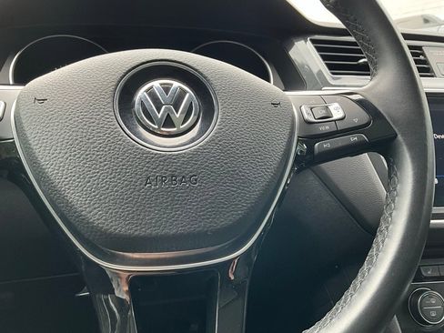 Used 2019 Volkswagen Tiguan SE image 21
