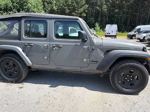 Used 2023 Jeep Wrangler Unlimited Sport AWD/4WD image 7