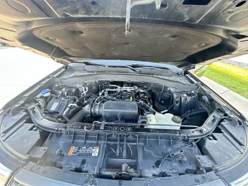 Used 2021 Ford Explorer XLT w/ Equipment Group 202A AWD/4WD image 30
