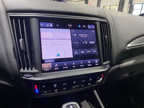 Used 2022 Maserati Levante Trofeo AWD/4WD image 7