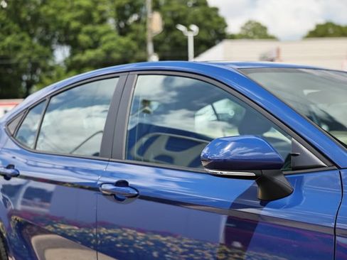 Used 2025 Toyota Camry SE FWD image 10