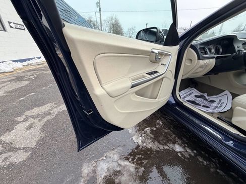 Used 2012 Volvo S60 T5 w/ Climate Pkg image 39