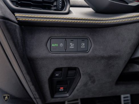 Used 2026 Lamborghini Temerario AWD/4WD image 28