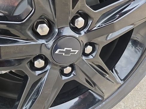 Used 2023 Chevrolet Equinox Premier FWD image 25