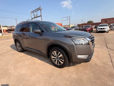 Certified 2023 Nissan Pathfinder SL AWD/4WD image 10