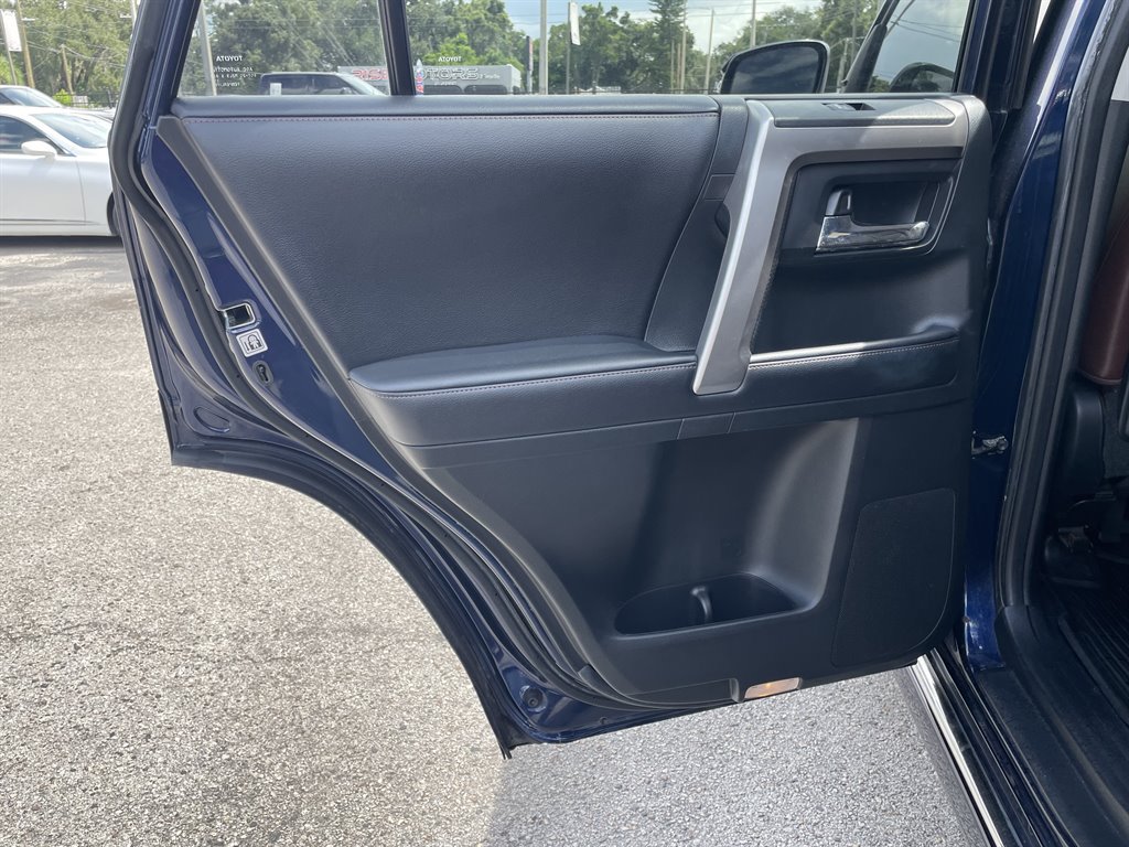 Used 2018 Toyota 4Runner Limited AWD/4WD image 40