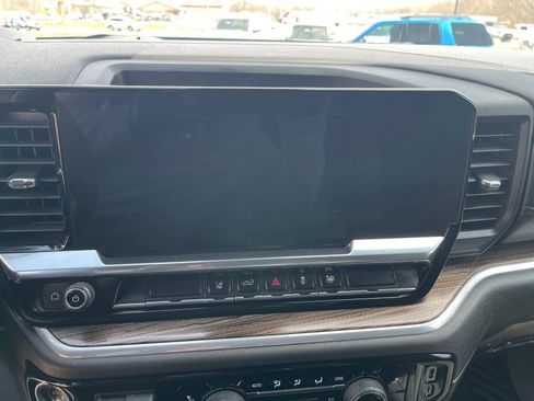 Used 2025 Chevrolet Silverado 2500 LT w/ Convenience Package image 11