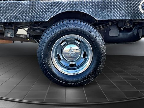 Used 2018 RAM 3500 Tradesman w/ Chrome Appearance Group image 34