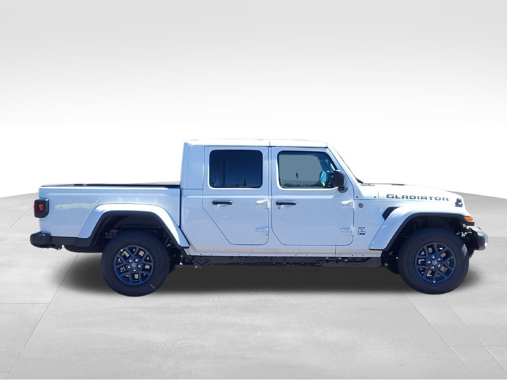 New 2026 Jeep Gladiator Sport AWD/4WD image 4