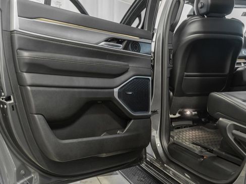 New 2026 Jeep Grand Wagoneer 4WD image 38