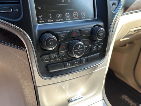 Used 2014 Jeep Grand Cherokee Limited w/ Trailer Tow Group IV AWD/4WD image 13