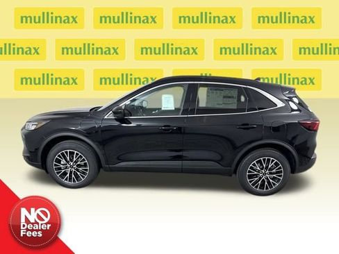 New 2025 Ford Escape SE image 2