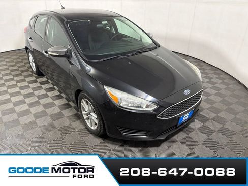 Used 2015 Ford Focus SE FWD image 1