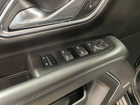 Used 2023 Chevrolet Suburban High Country AWD/4WD image 20
