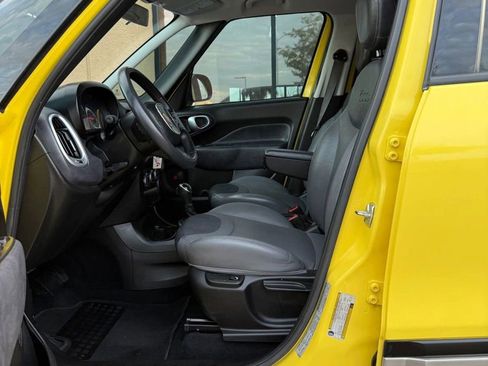 Used 2017 FIAT 500L Trekking w/ Urbana Appearance Package image 13