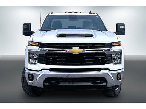 Used 2024 Chevrolet Silverado 3500 LT w/ Convenience Package image 2