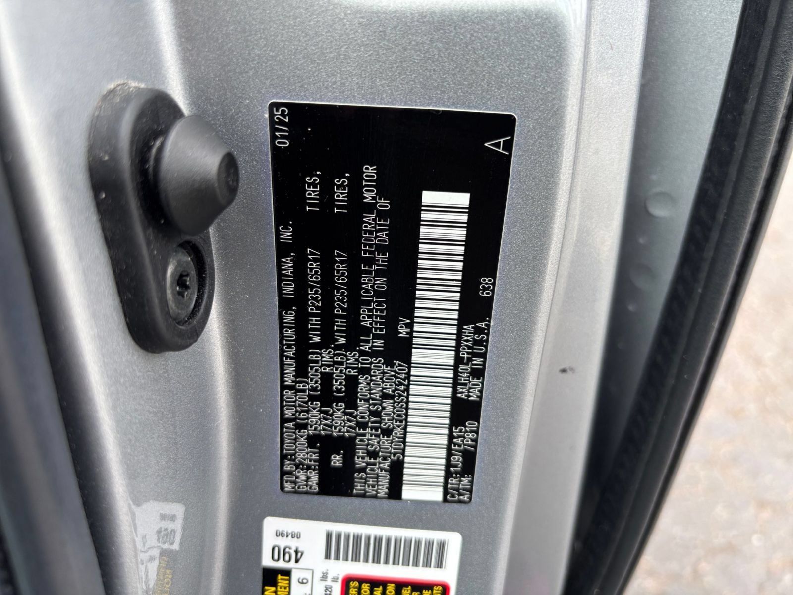 Used 2025 Toyota Sienna XLE FWD image 31