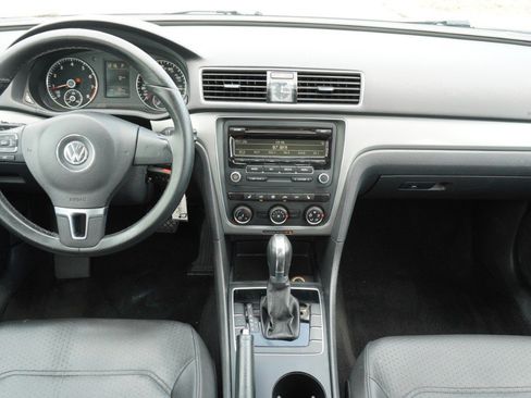 Used 2014 Volkswagen Passat 1.8T Wolfsburg Edition FWD image 26