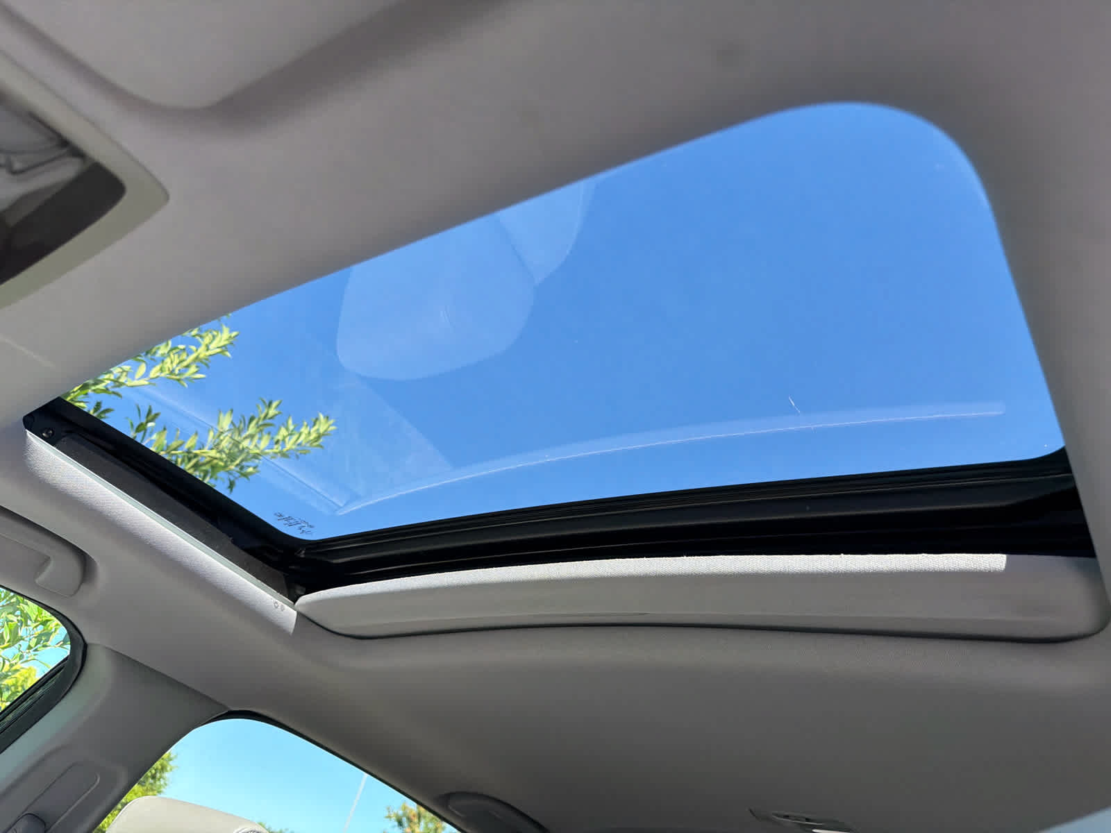 Used 2017 Honda CR-V EX-L image 9