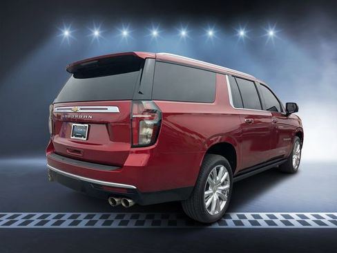 Used 2021 Chevrolet Suburban High Country RWD image 3