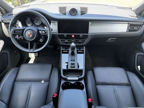 Used 2026 Porsche Macan AWD/4WD image 16