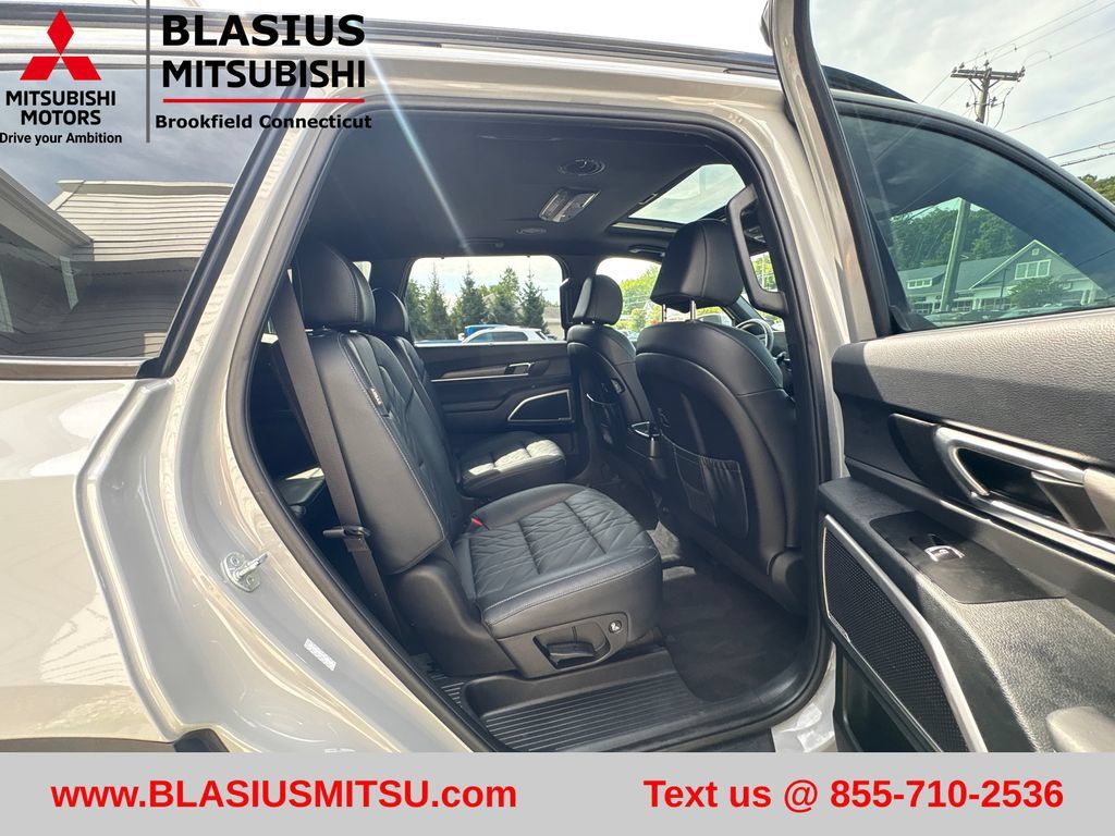 Used 2025 Kia Telluride EX X-Line AWD/4WD image 46