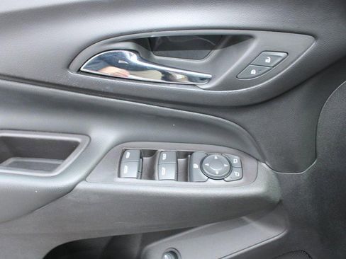 Used 2018 Chevrolet Equinox LT w/ Sun & Infotainment Package image 10