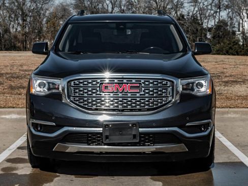 Used 2018 GMC Acadia Denali w/ Technology Package image 9