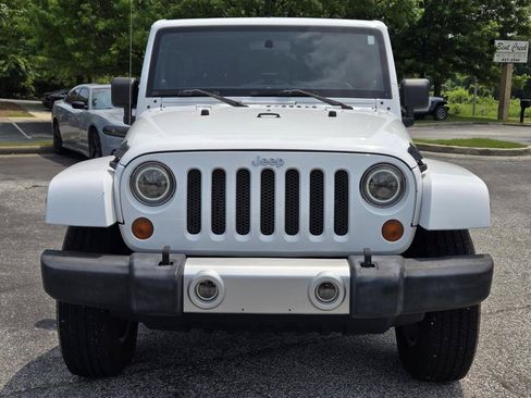 Used 2012 Jeep Wrangler Unlimited Sahara w/ Connectivity Group AWD/4WD image 2