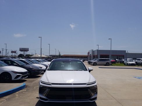New 2026 Hyundai Sonata SEL FWD image 2