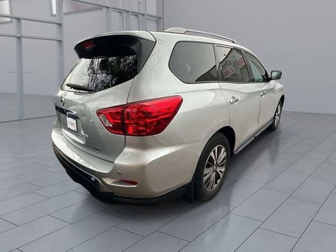Used 2019 Nissan Pathfinder S AWD/4WD image 4