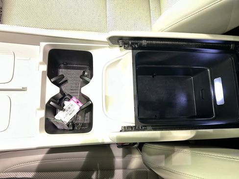 Used 2025 Hyundai Santa Fe SEL FWD image 19