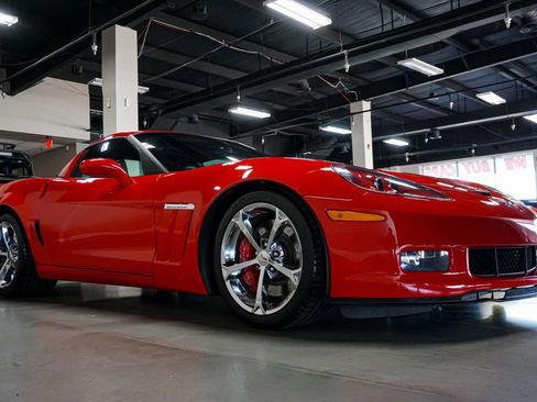 Used 2013 Chevrolet Corvette Grand Sport w/ 2LT Preferred Equipment Group RWD image 2