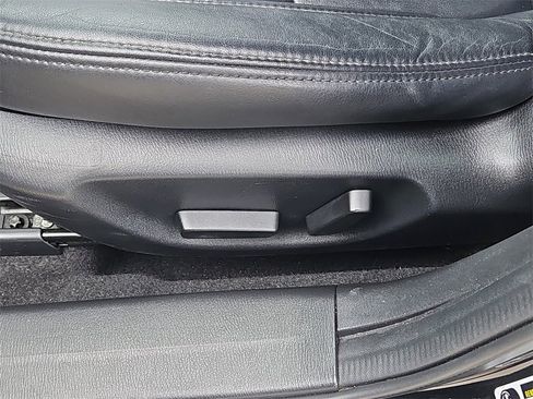 Used 2017 MAZDA MAZDA3 Touring image 19