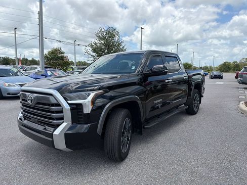Used 2025 Toyota Tundra Limited AWD/4WD image 3