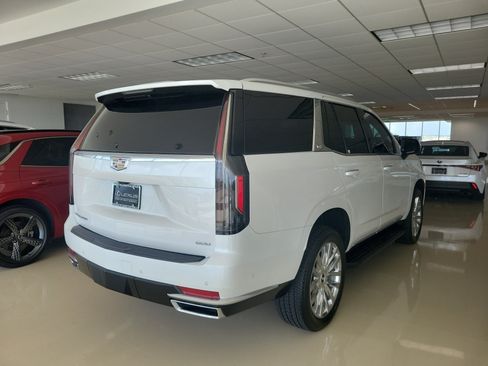 Used 2023 Cadillac Escalade Premium Luxury RWD image 8