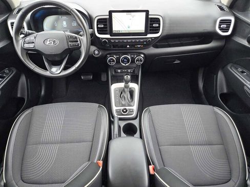 Certified 2025 Hyundai Venue Limited image 24
