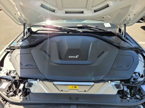 New 2026 BMW i4 eDrive40 w/ Parking Assistance Package RWD image 20