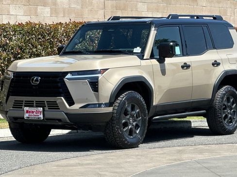 Used 2025 Lexus GX 550 image 8