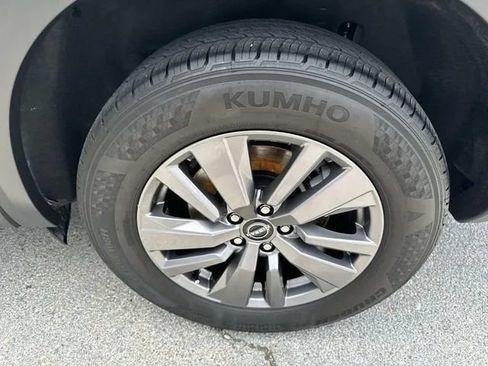 Used 2025 Nissan Pathfinder SV AWD/4WD image 13