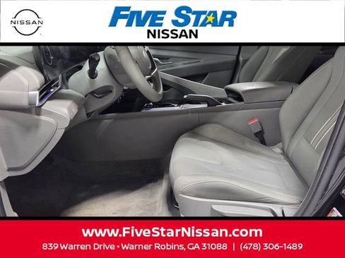 Used 2024 Hyundai Elantra SEL FWD image 5