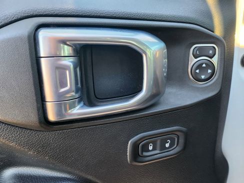 Used 2022 Jeep Gladiator Rubicon w/ Cold Weather Group image 29